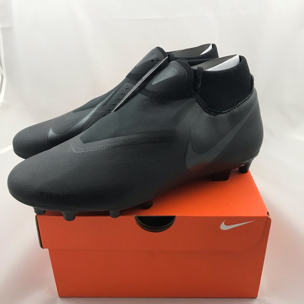 Nike Phantom VSN Academy DF FG Men’s Soccer Cleats